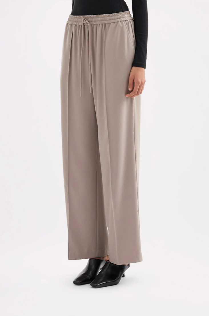 Quincy pant, almond
