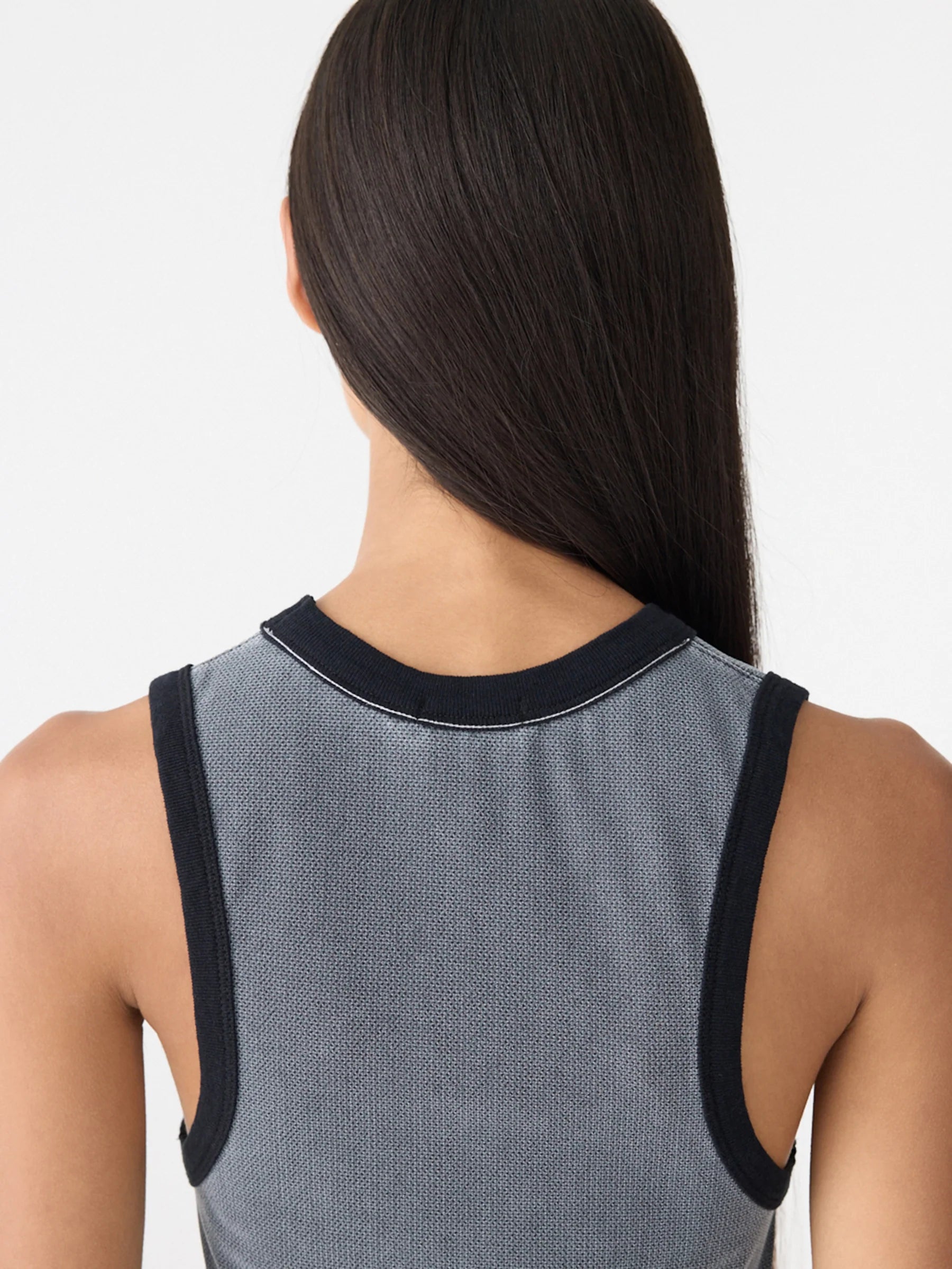 Mesh seam detail tank, washed black
