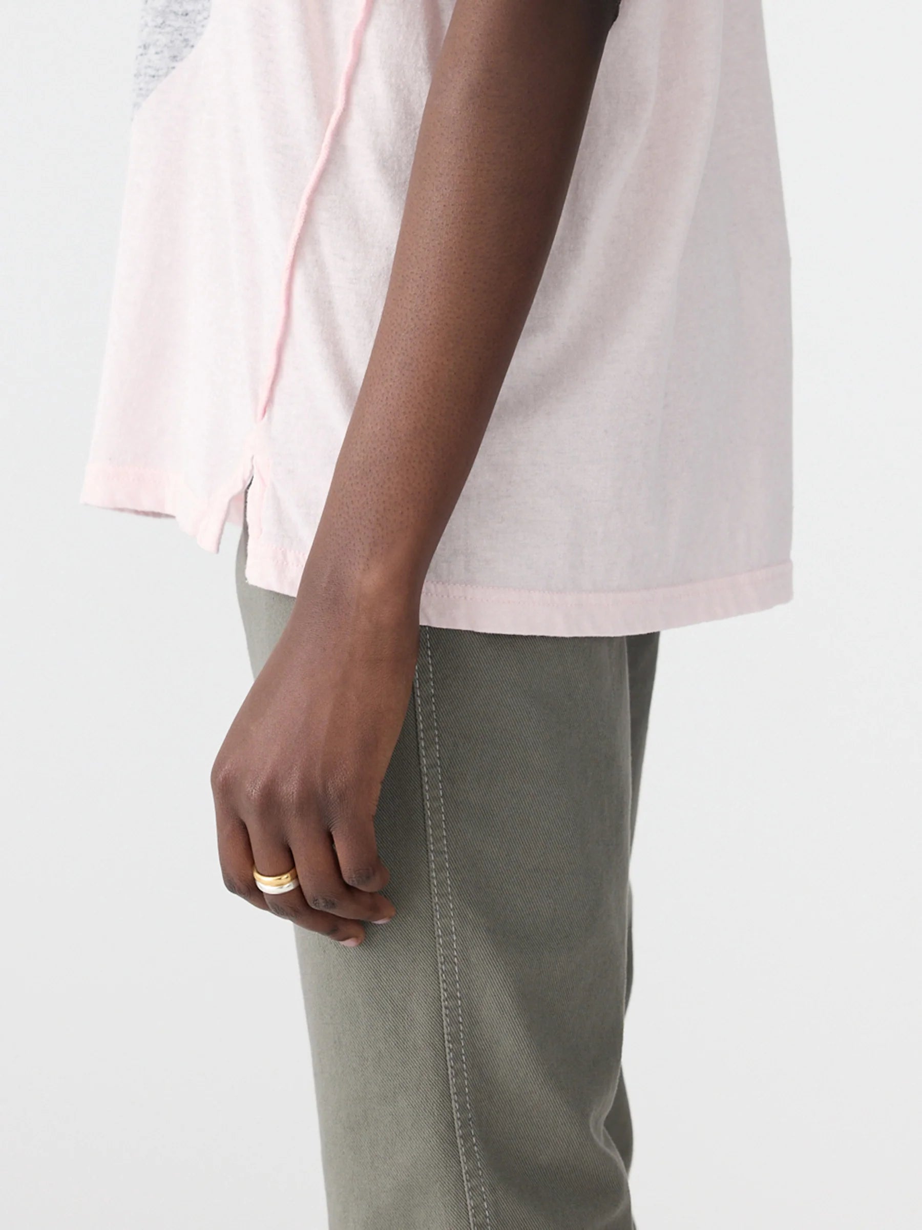 Rvrsd boyfriend dot t shirt, powder pink/blue steel