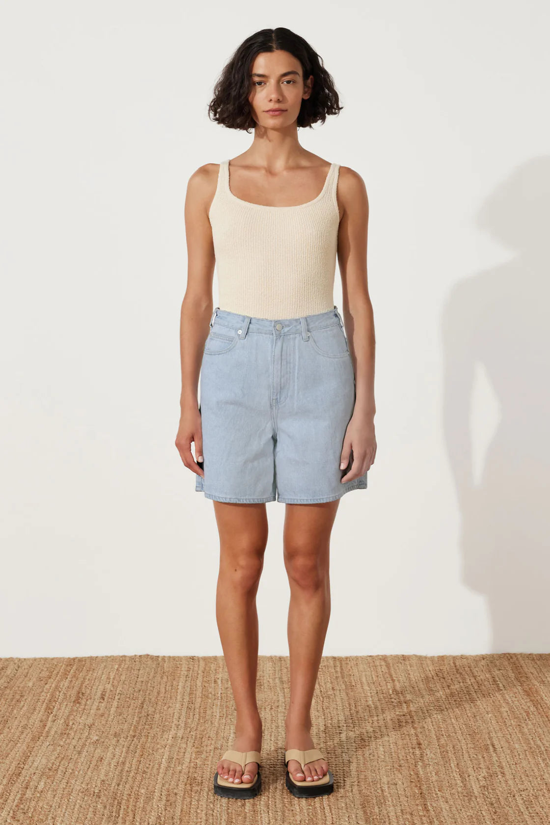 recycled cotton walk short, light wash