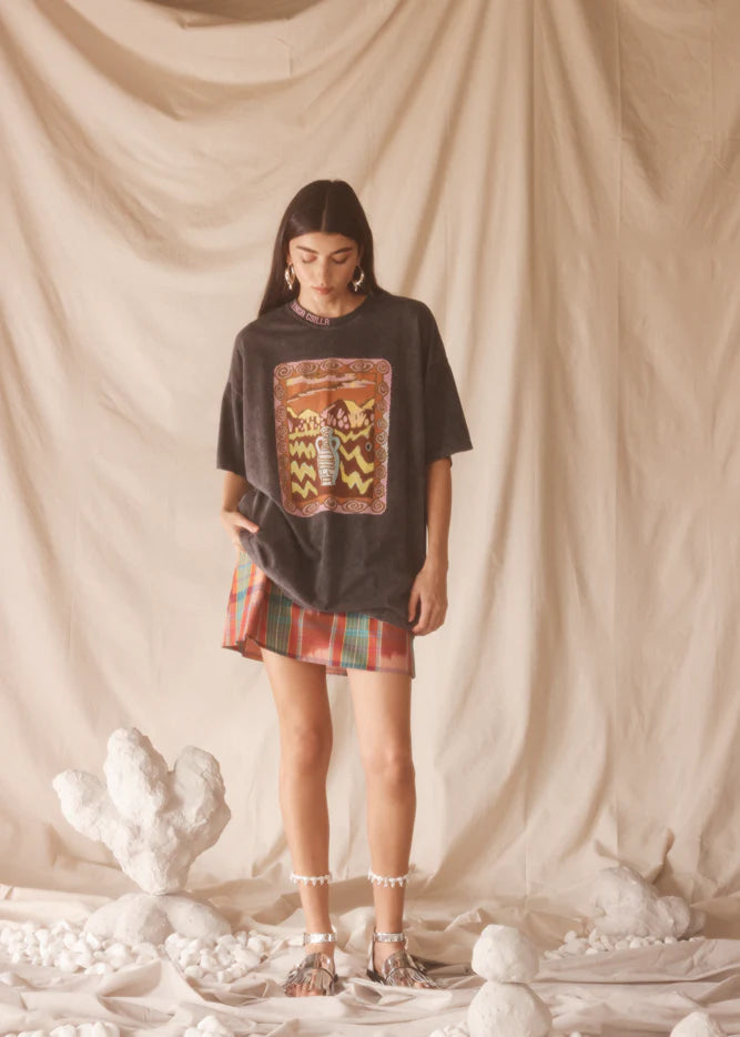 Verdant dust tee, charcoal