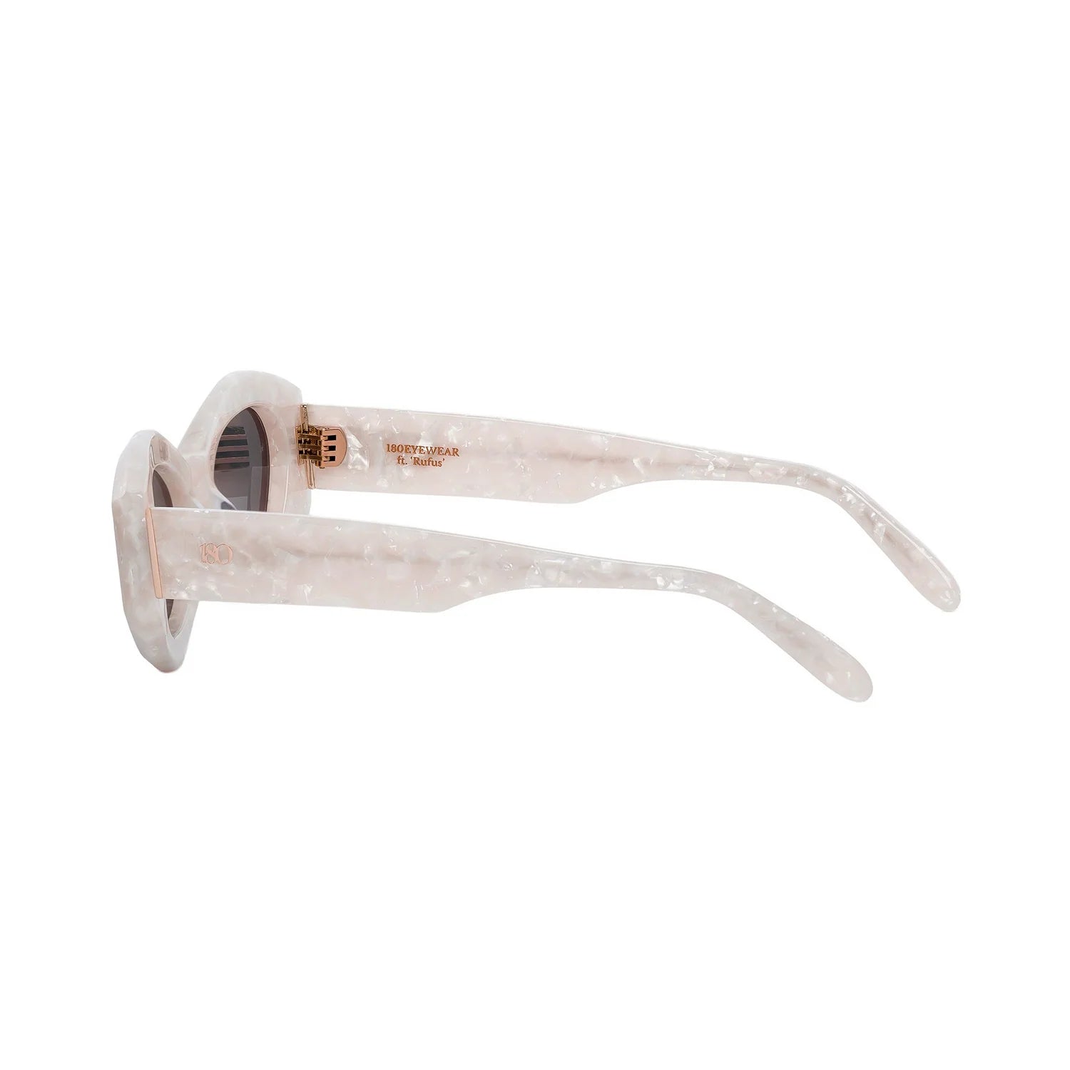 Rufus ft pearl white w/ black lens