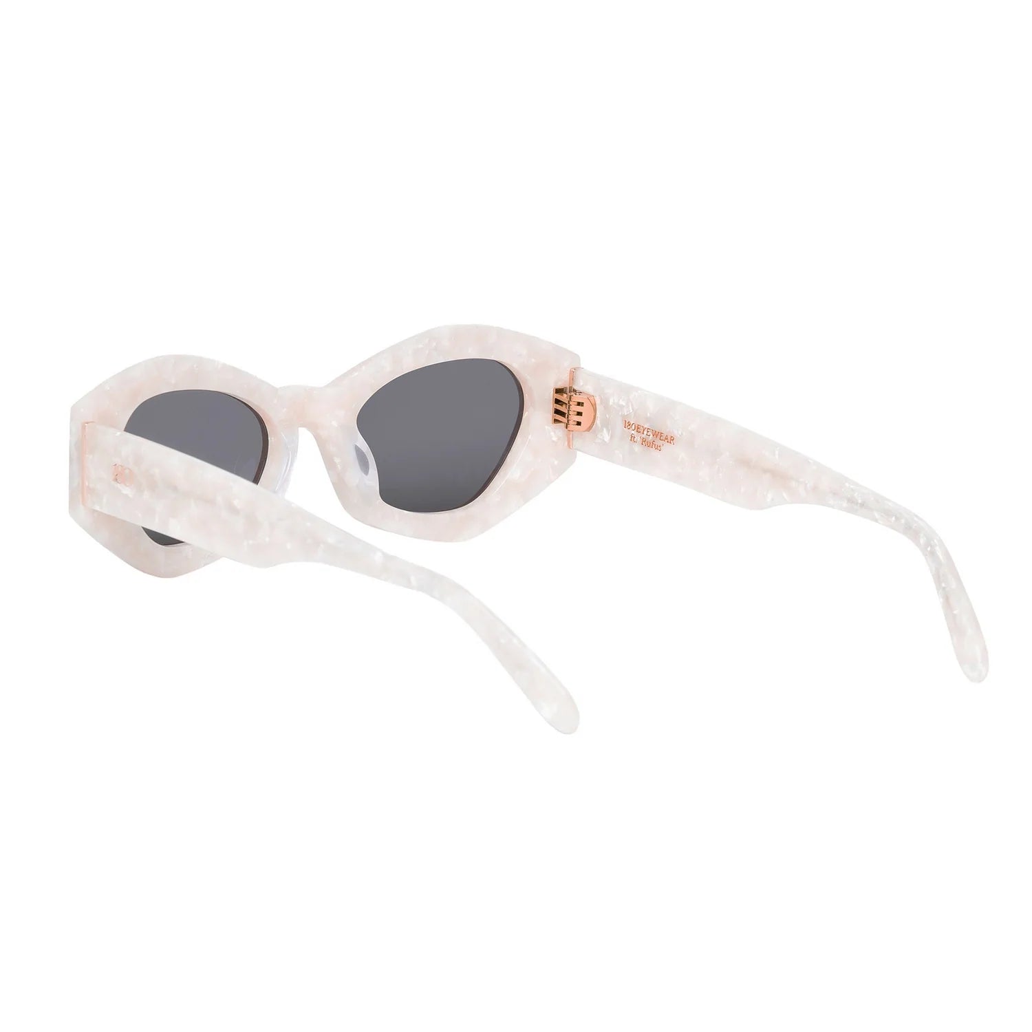 Rufus ft pearl white w/ black lens