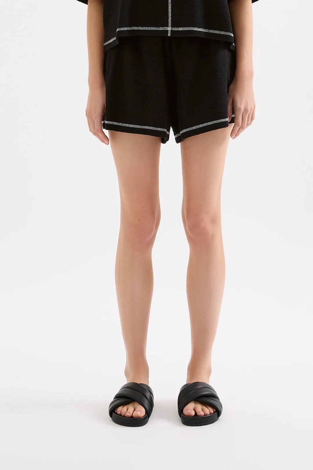 Sutton short, black