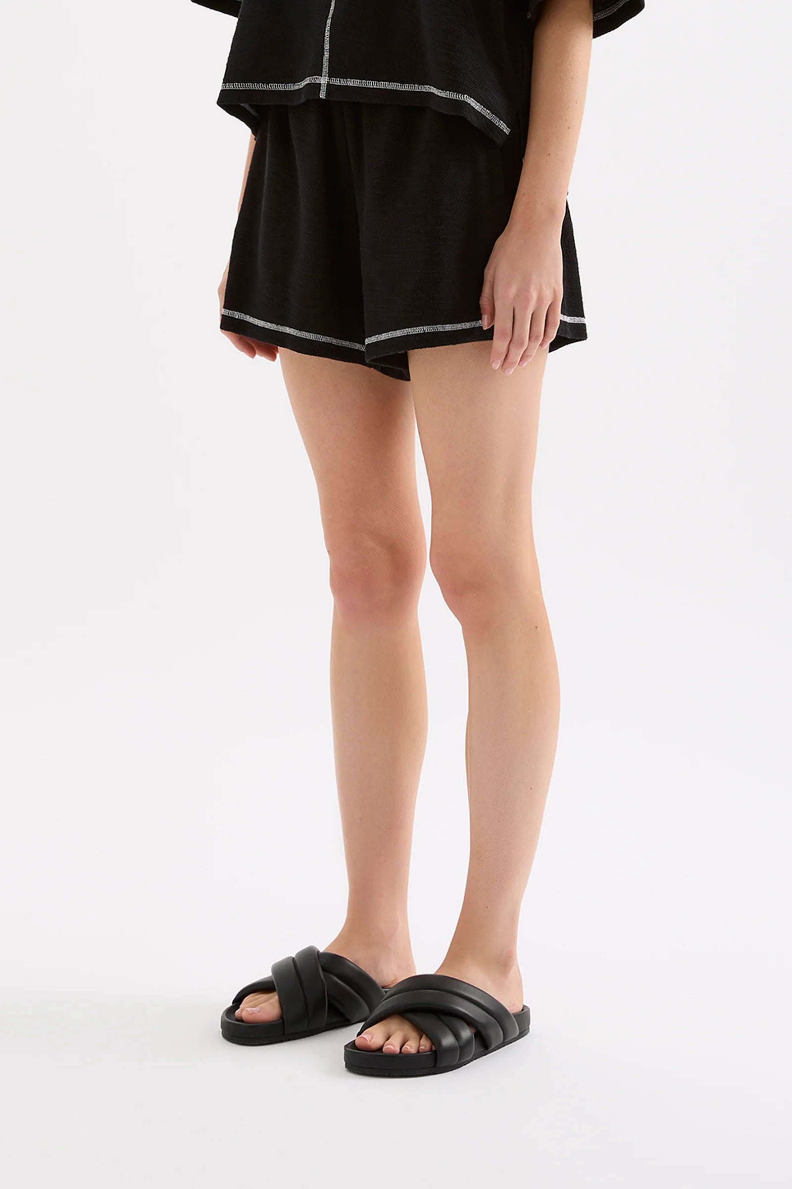 Sutton short, black