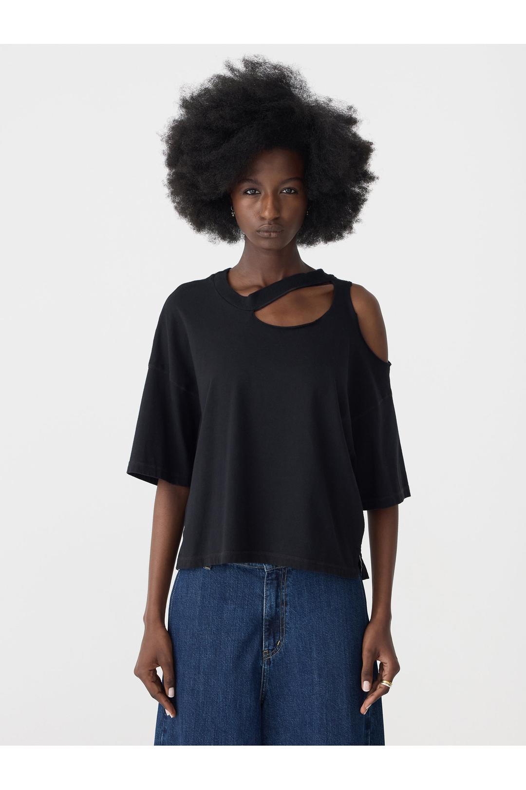 Midweight cutout T-shirt, black