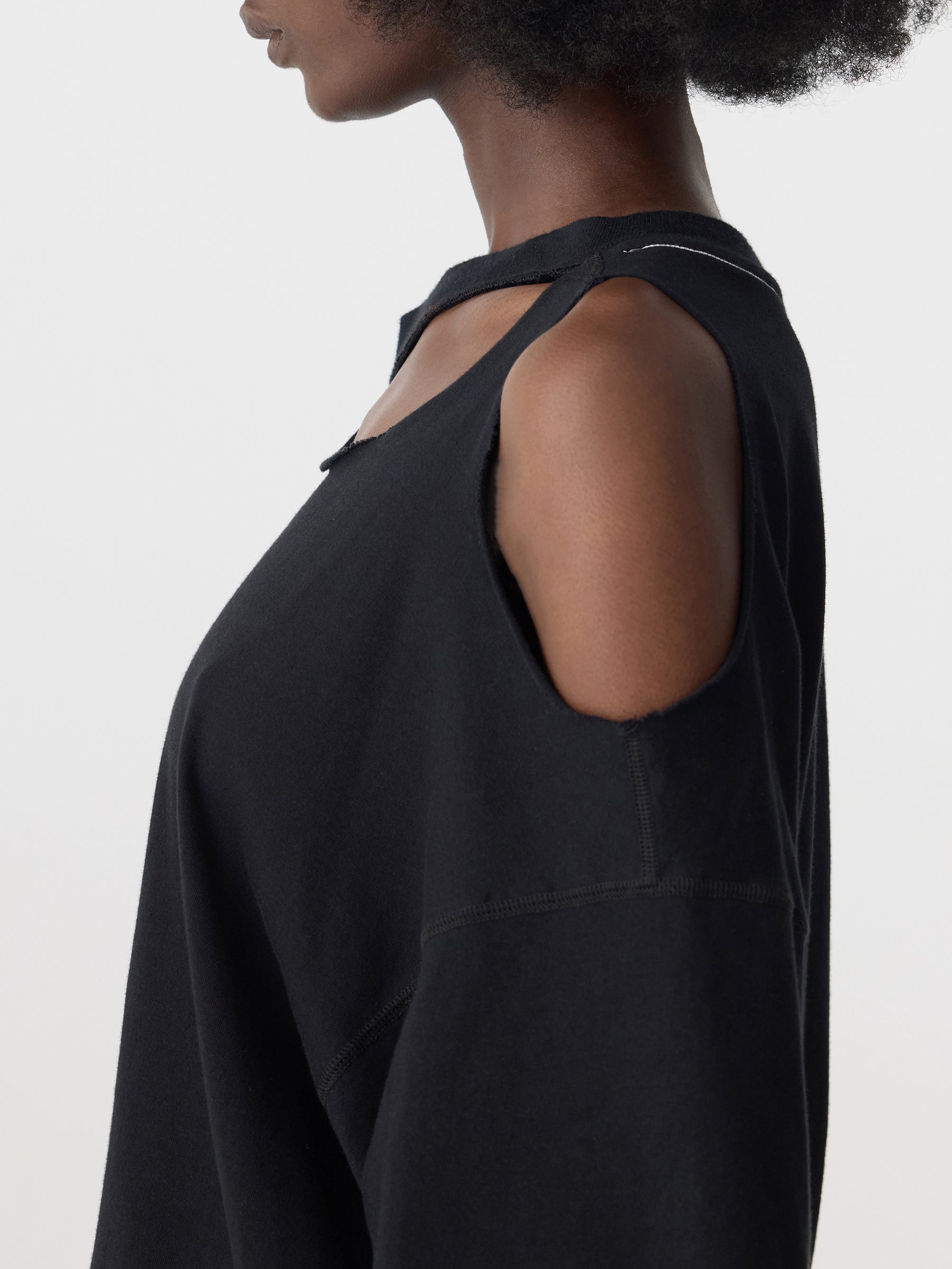 Midweight cutout T-shirt, black