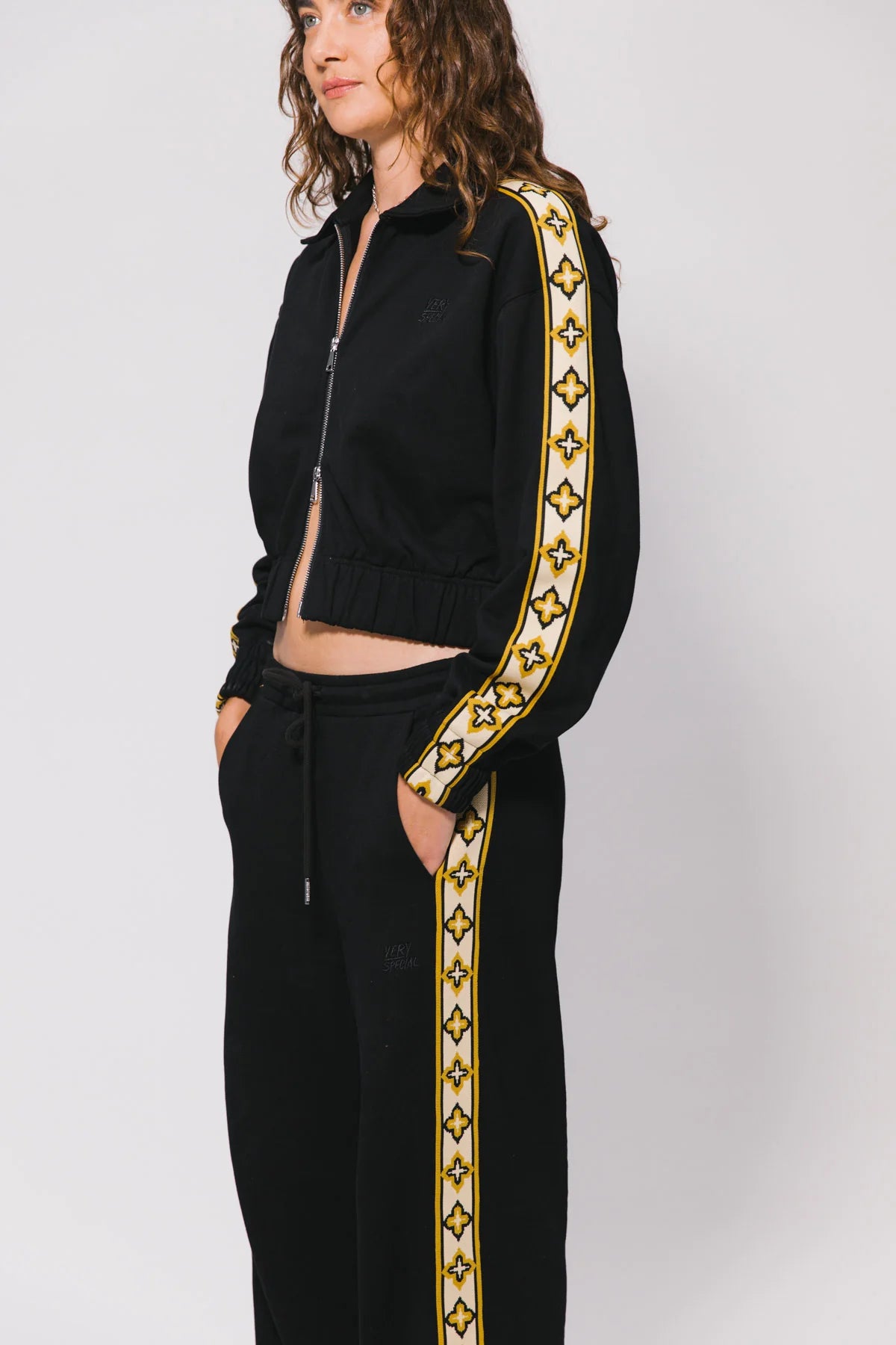 Black diamond cropped zip jacket
