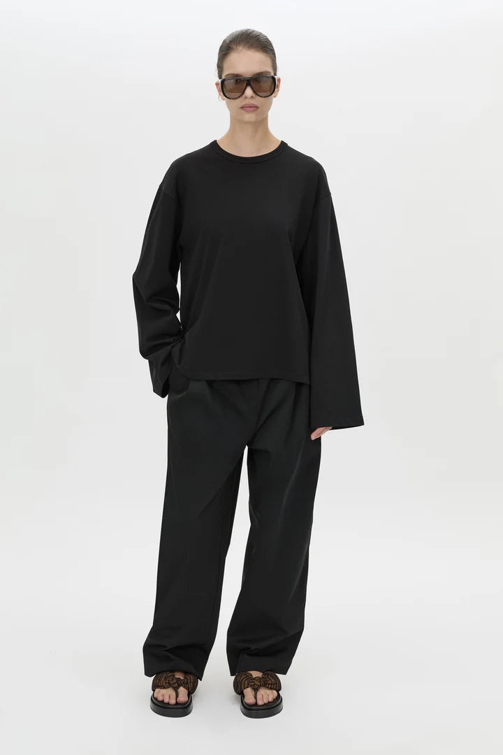 Larissa long sleeve logo tee, black