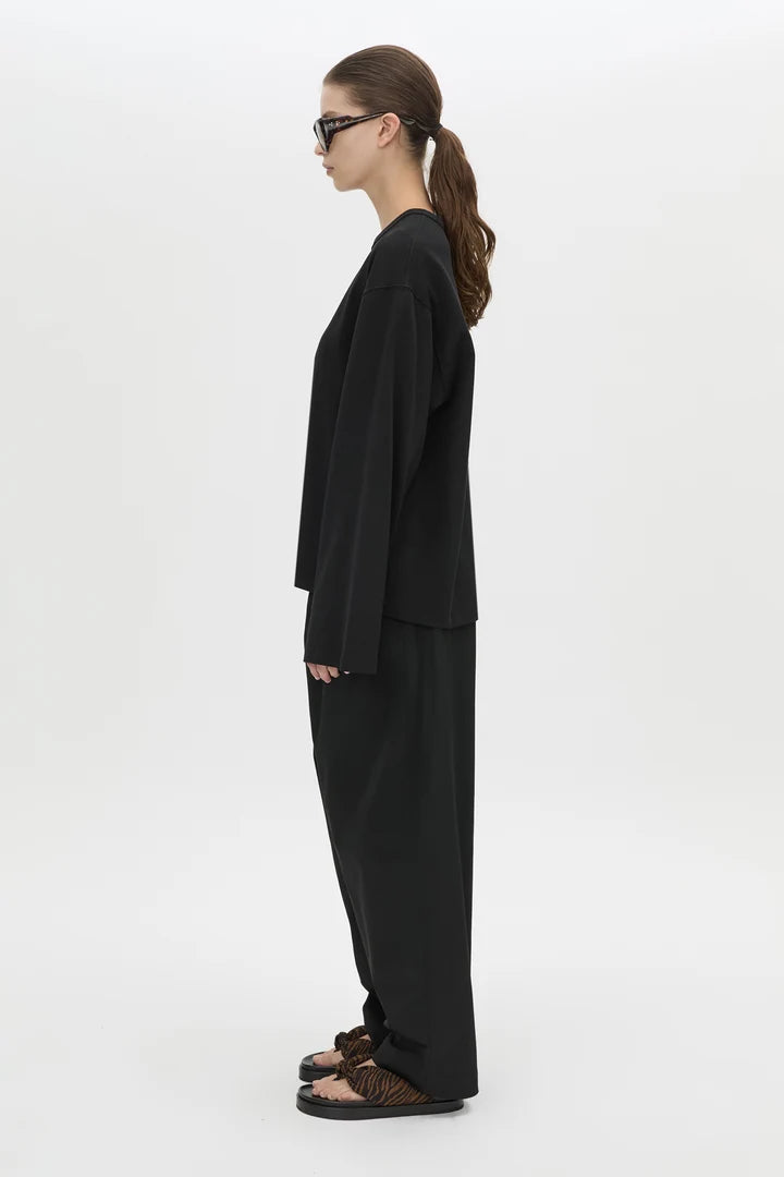 Larissa long sleeve logo tee, black