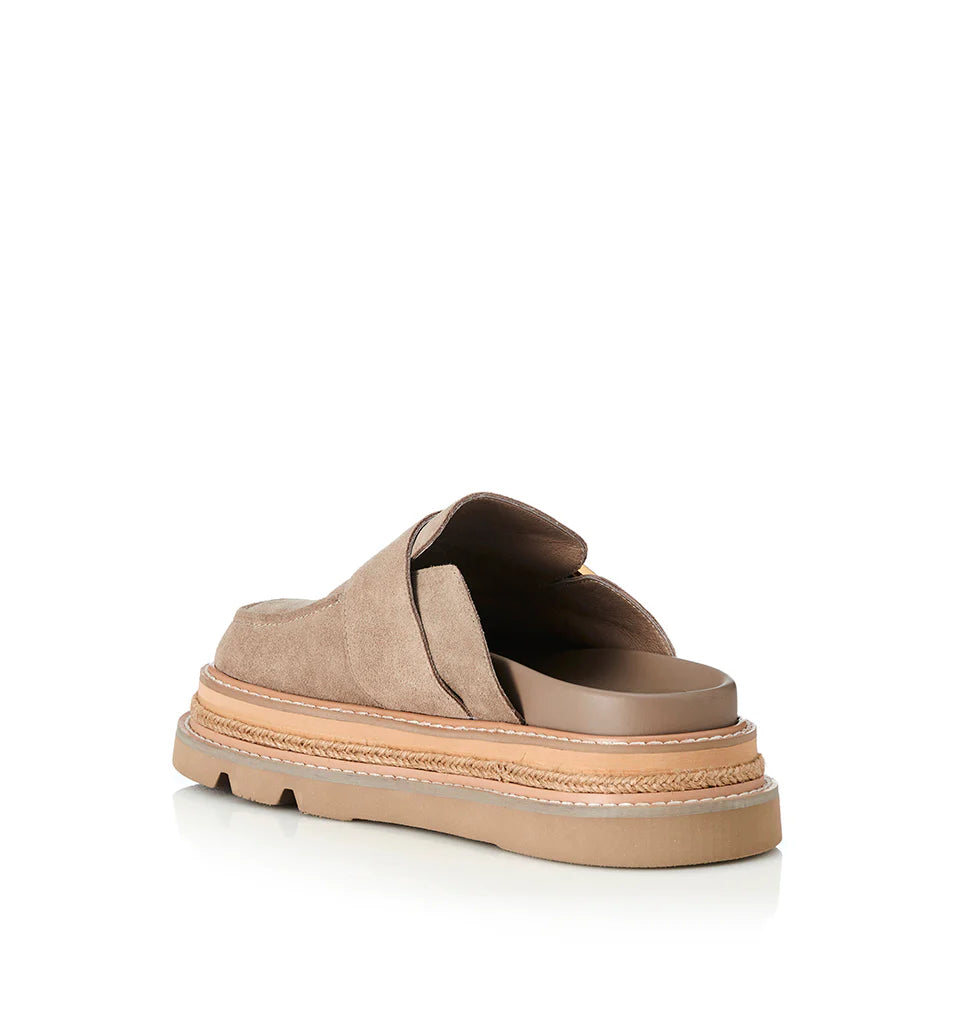 Vella, natural suede