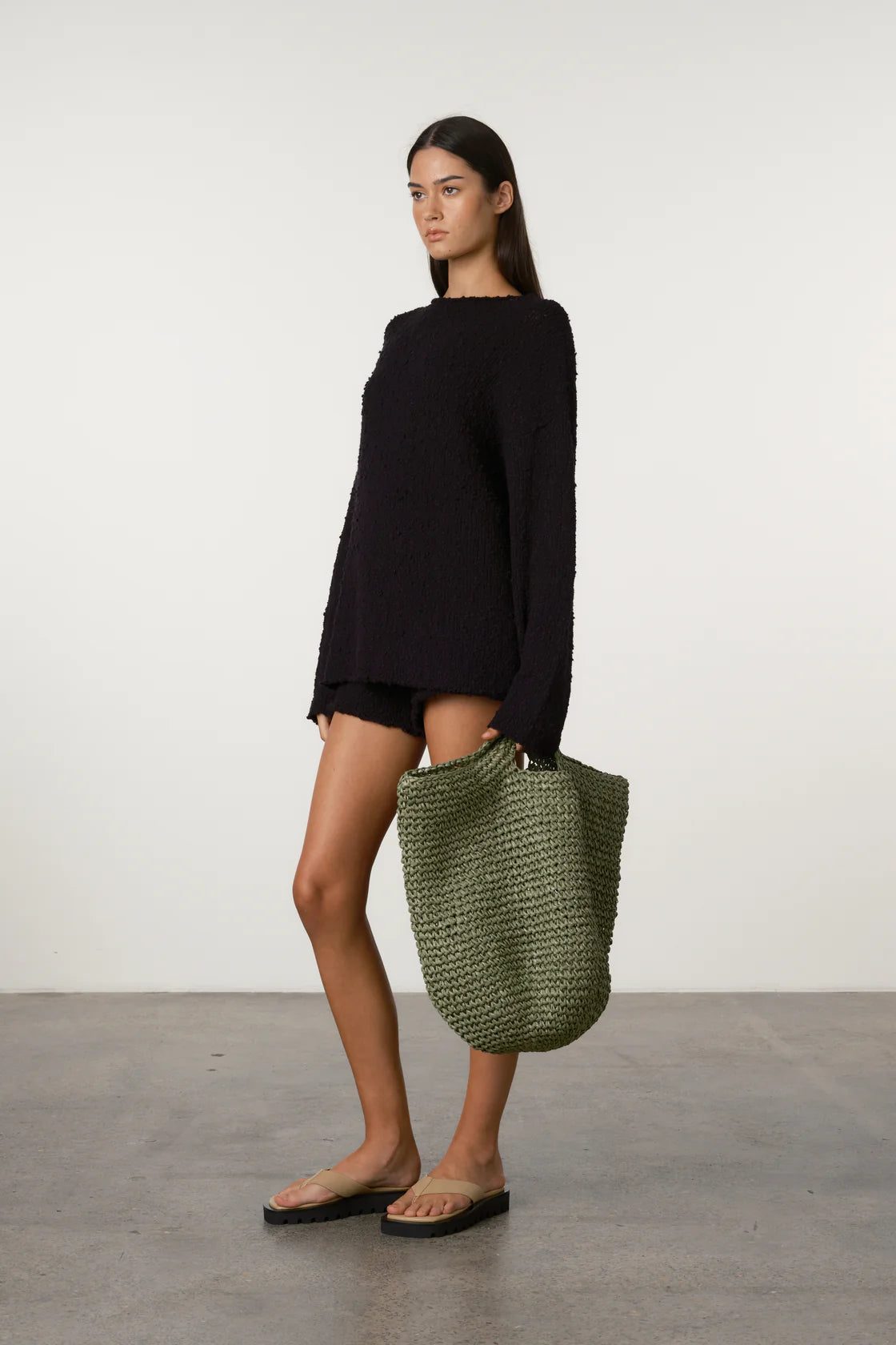 Round straw bag, olive