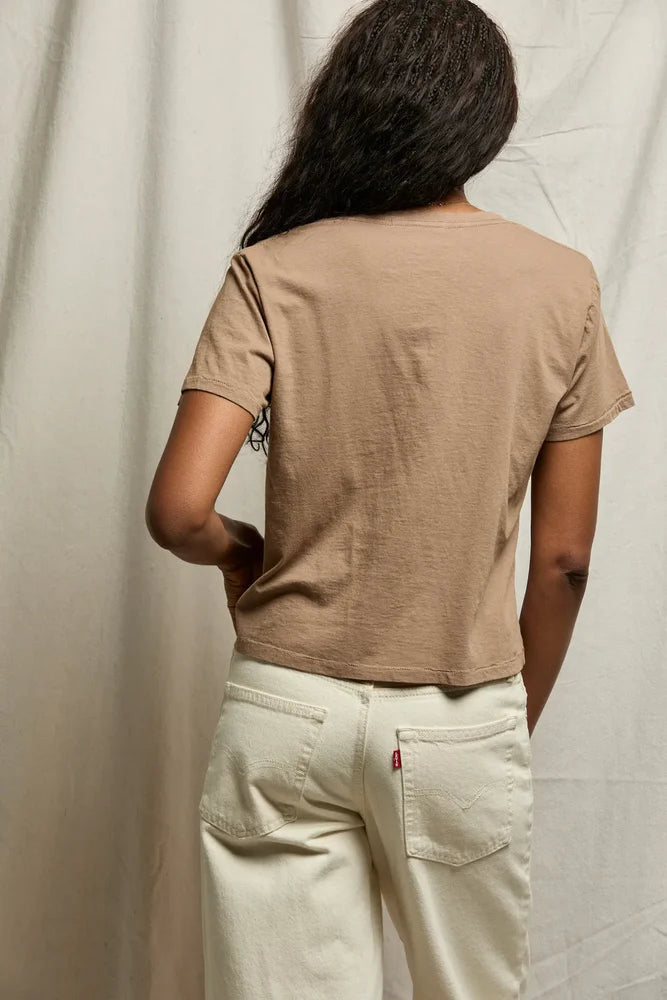 Beckett v neck tee, mocha