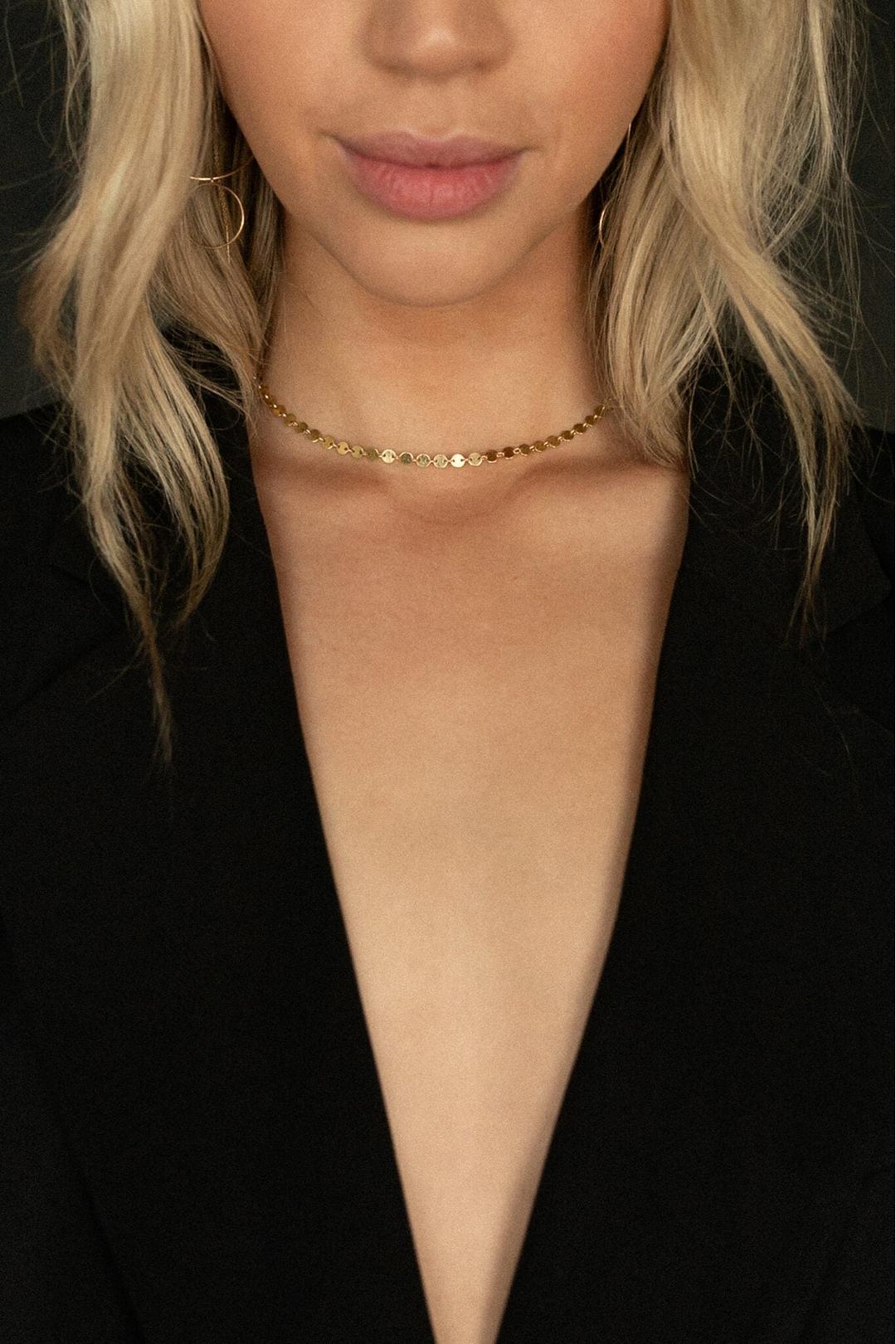 Gold circle choker