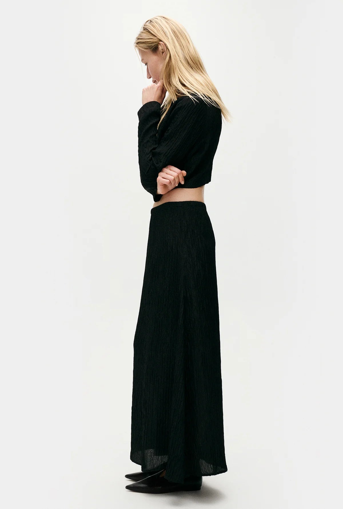 crinkle long bias cut skirt, black