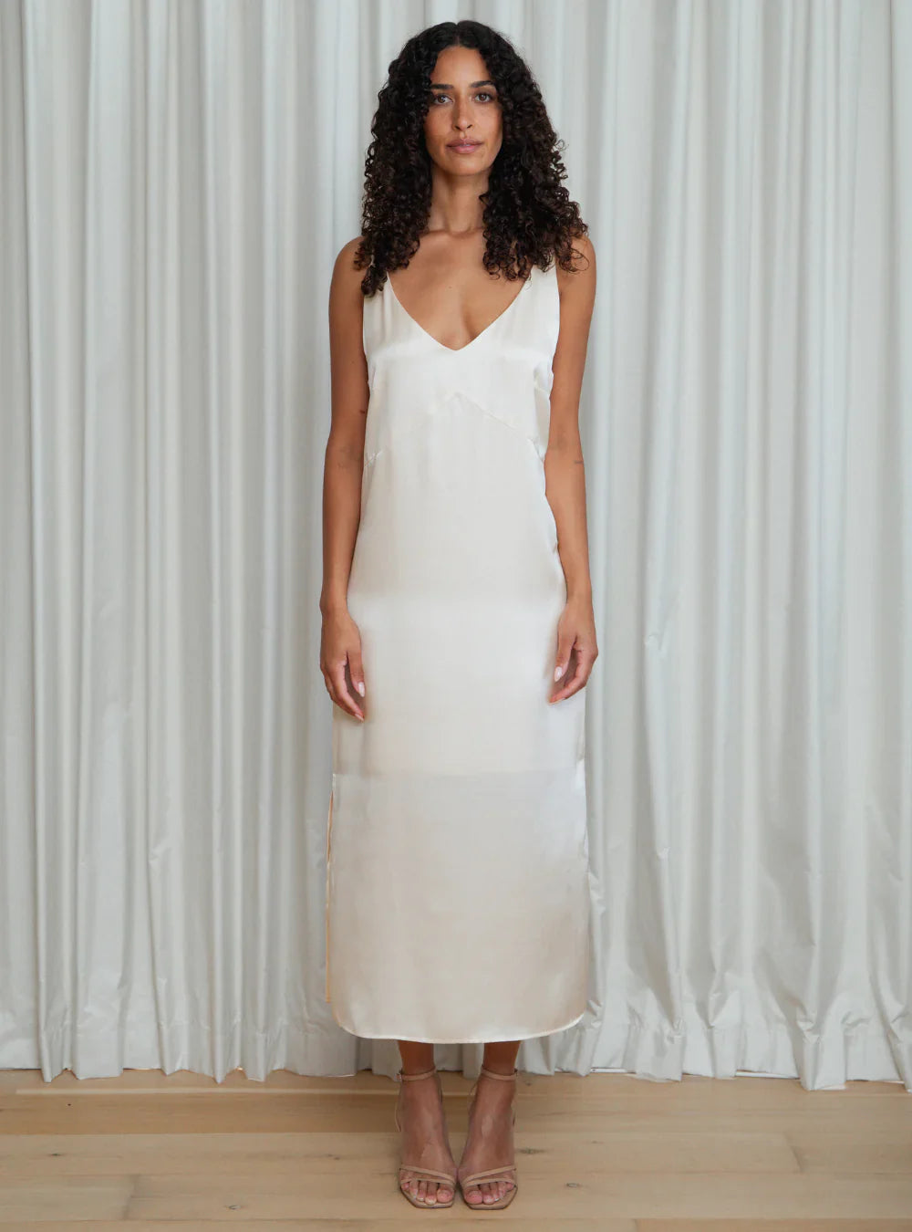 Petite dress, vanilla