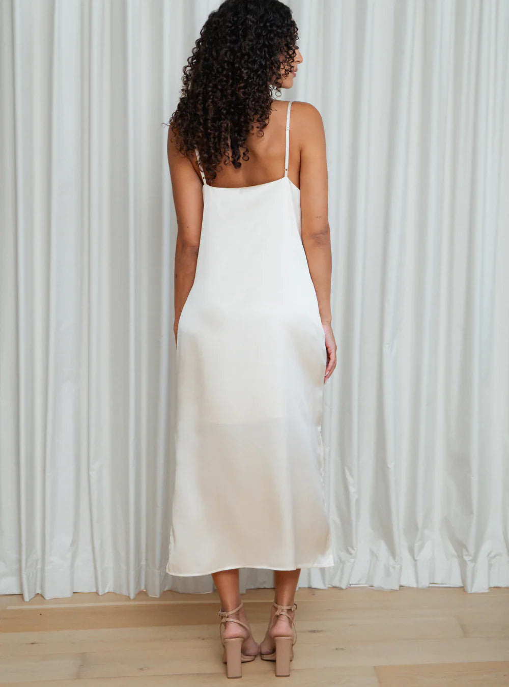 Petite dress, vanilla